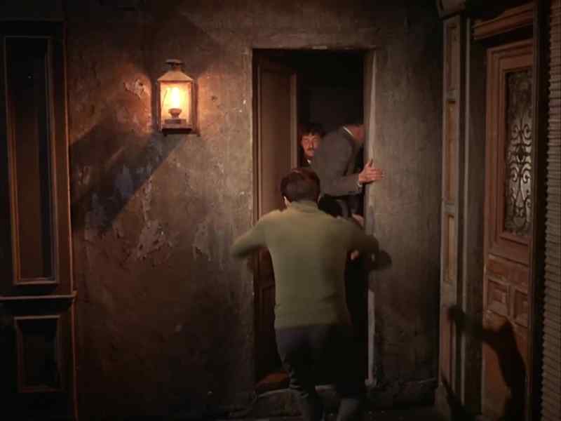Citizens! This way! Quickly!