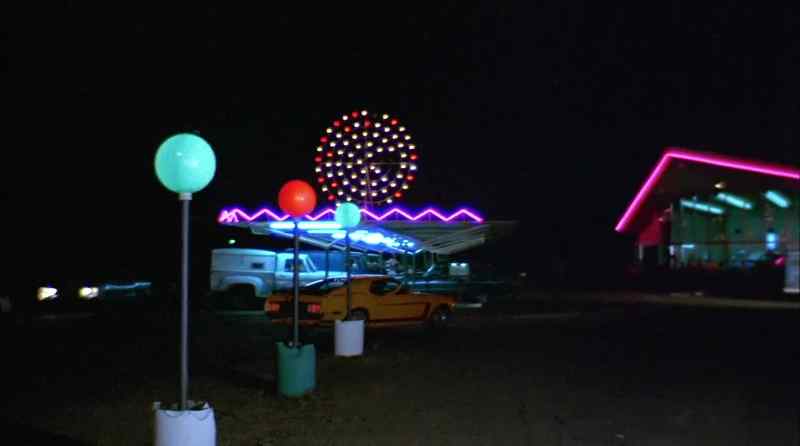 �� City lights