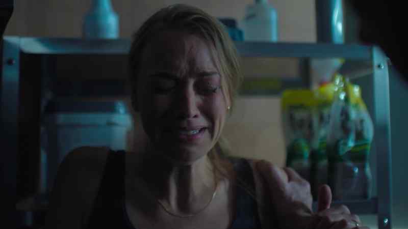 Claire had 'em too. - [sobbing]