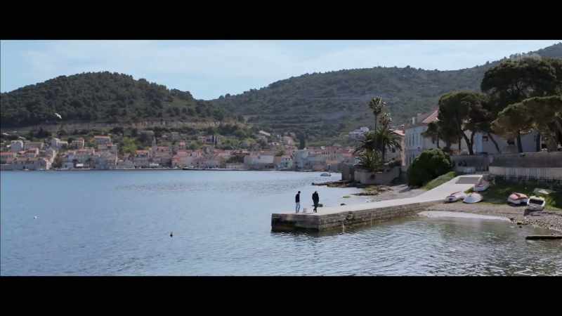 clip-tt7640198-s0e0