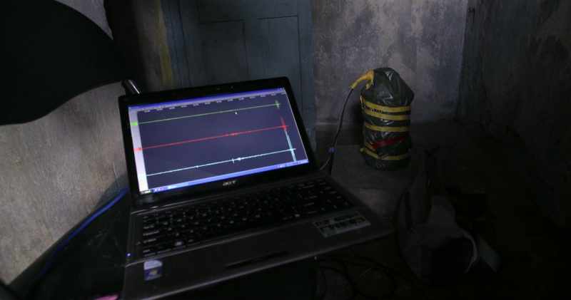 [Clive] It looks just like a paint pot linked to a laptop
