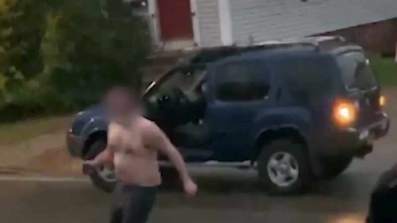 Cocks it