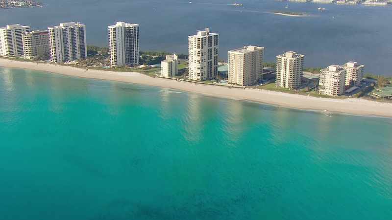 Cold currents are sweeping along the coast of Florida