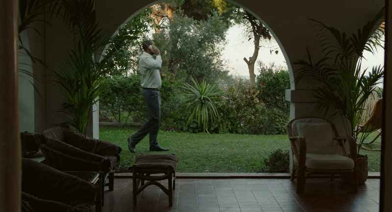 ( COME ALONG PLAYING)