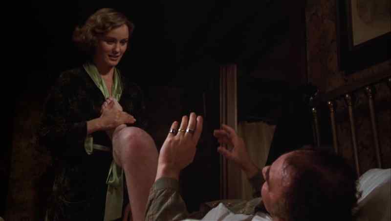 Come here. Now, you say it. Is beautiful