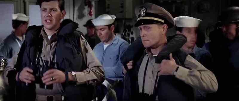 Come left 15 degrees. - Come left 15 degrees, sir