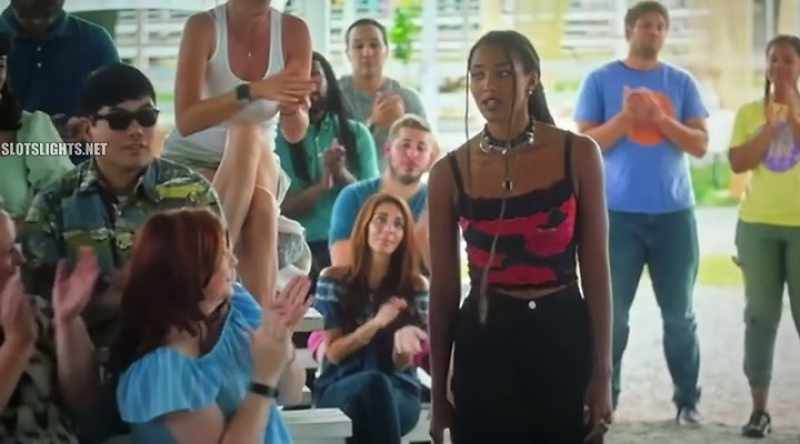 Come on, everybody, give it up for Taylor