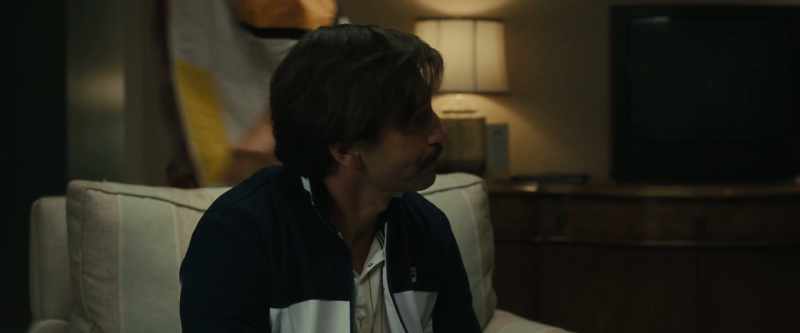 Come on, everybody, let's go. -[knocking on door]