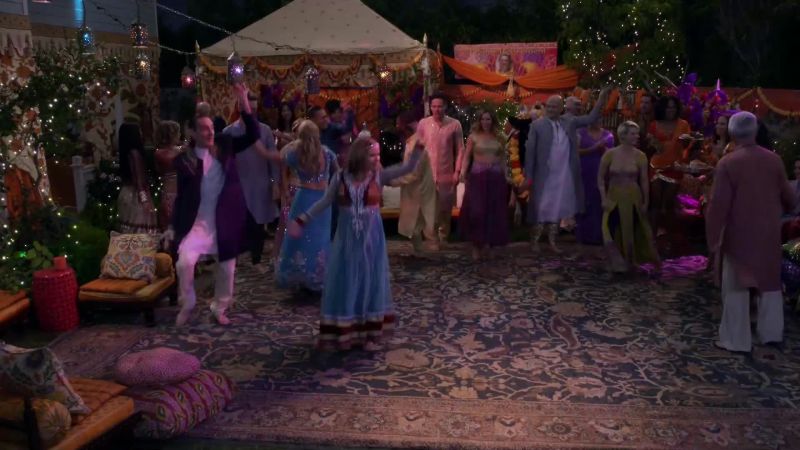 Come on. Everybody on the dance floor!
