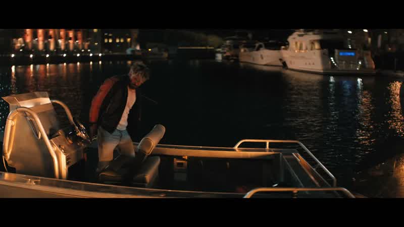 Come on, guys, start the boat