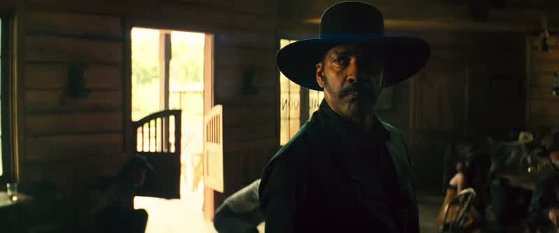 Come on hey Settle down mister Come onCome on easyI got a family misterThey're better off without youSomebody fetch the sheriff
