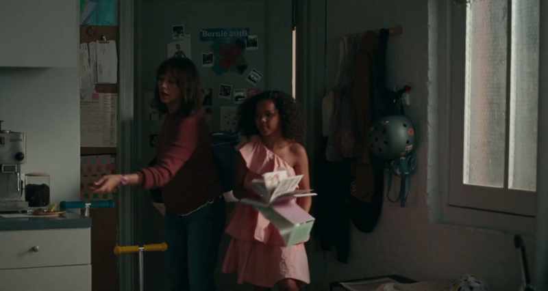 Come on, Maya! Come on! -You better not use my markers