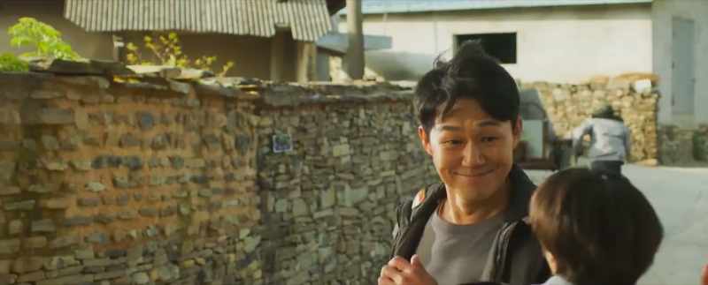 Come on, you rascal! You're young, come and push!