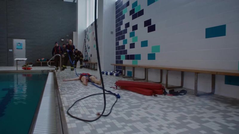 Come on. Swim to me