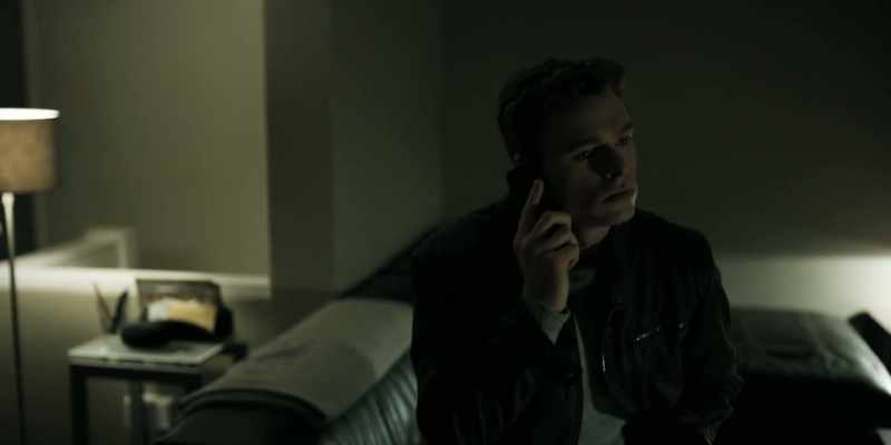 'Come on, you two. Say quick night-night to daddy.'