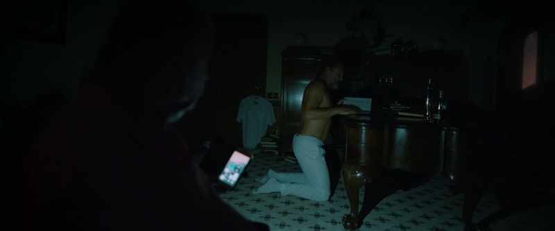 Come over here. Bring the light. - Okay