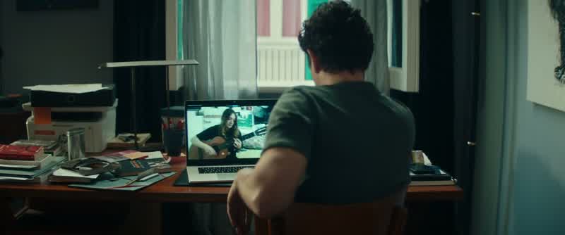 �� Come puoi vivere ♪ ♪ A testa in giù?
