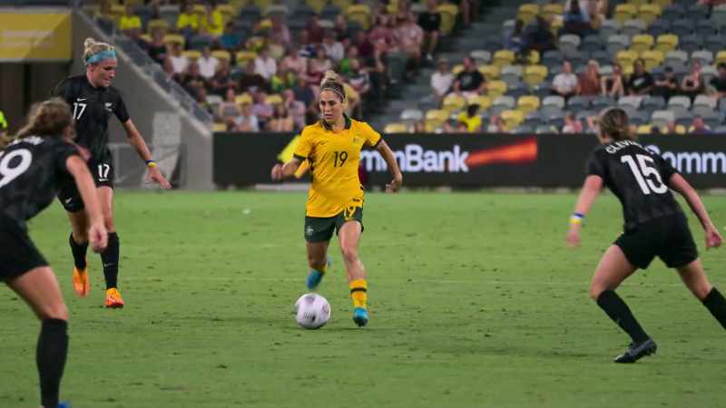 COMMENTATOR 1: Gorry again