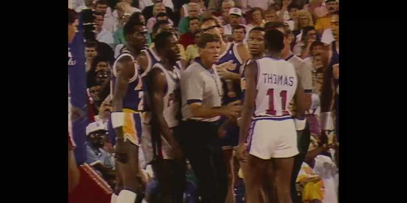 [commentator] And now we see Magic Johnson getting an in