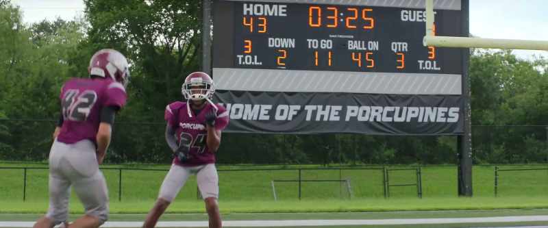[commentator] And that's another touchdown for the Porcupines