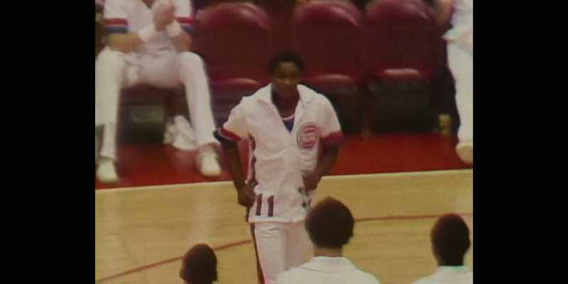 [commentator] At guard. 6'1