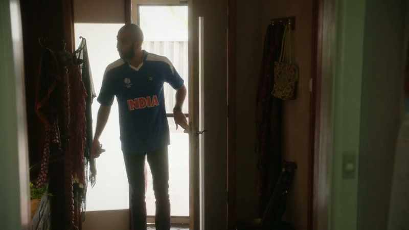 [Commentator] Going into the 43rd over