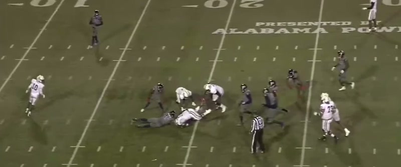 [commentator] Here's Eagiln 30, 25 getting down to the 20 yard line