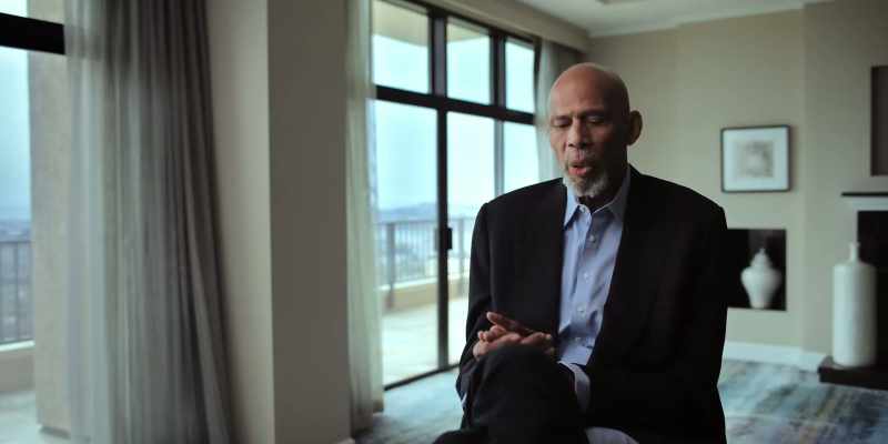 [commentator] Kareem moving the other way, Dawkins can't
