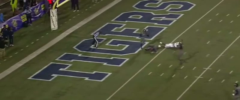 [commentator] Langford looking, trying to find someone open going down field