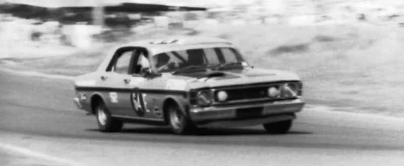 Commentator: Moffat has more than a lap advantage