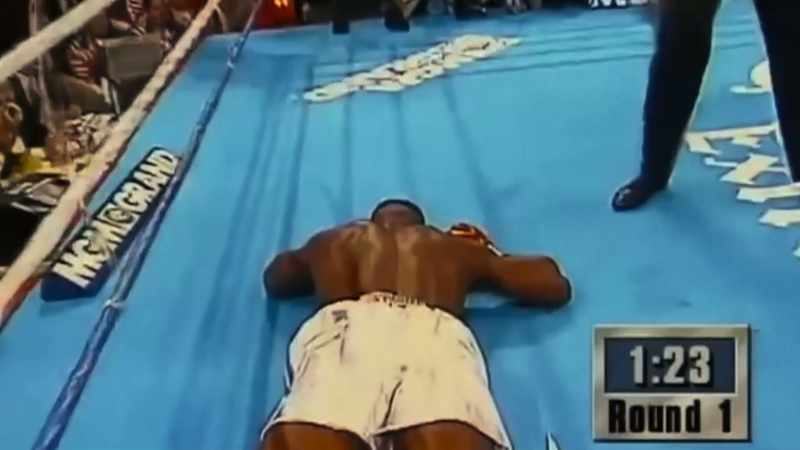 [commentator] That's it! It's over in the first round