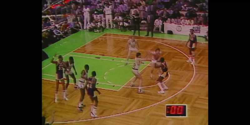 [commentator] Two seconds. One second. And they don't get it off