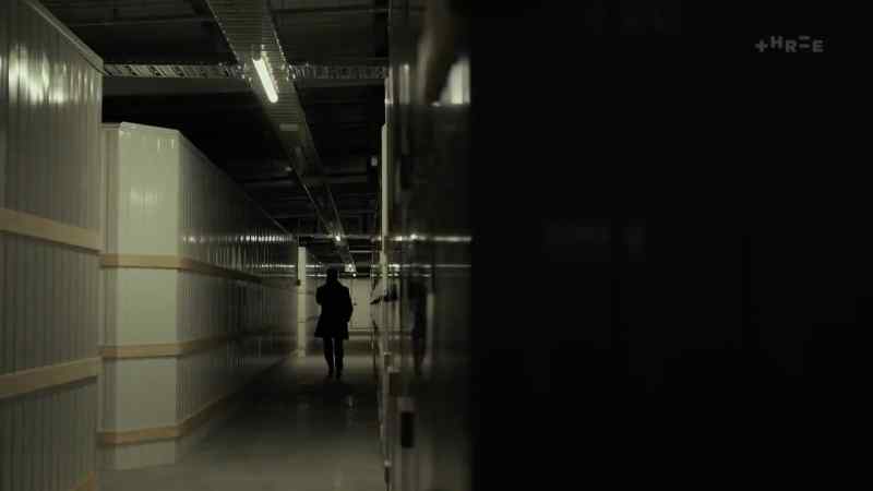 Comms - D.S. Harding, entering 684 Dick Seddon Drive