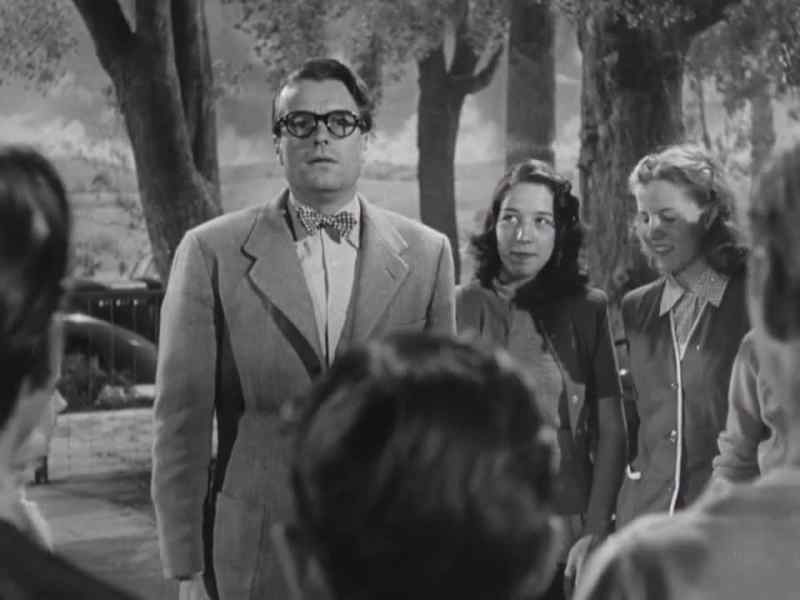 Company, atten-shun! Hit the dirt!