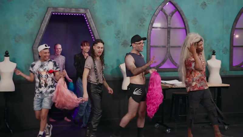 [contestants chattering and laughing]