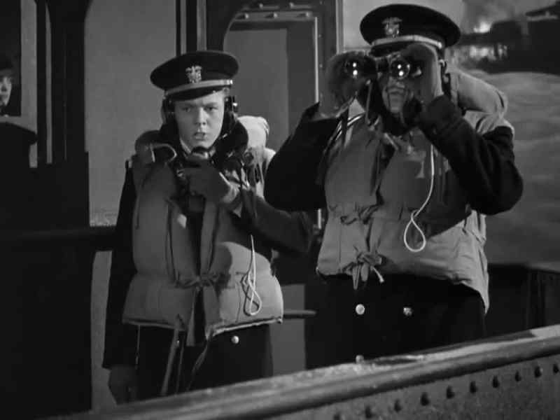 Control. New target on starboard beam. Concentrate all guns