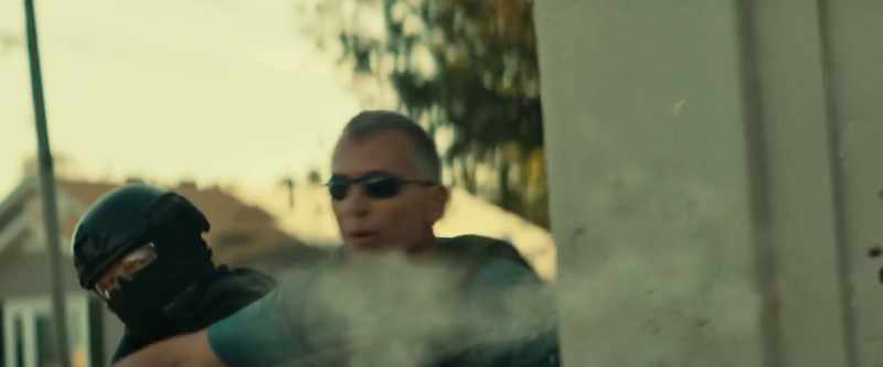 Cops at rear! -[heavy gun fire]
