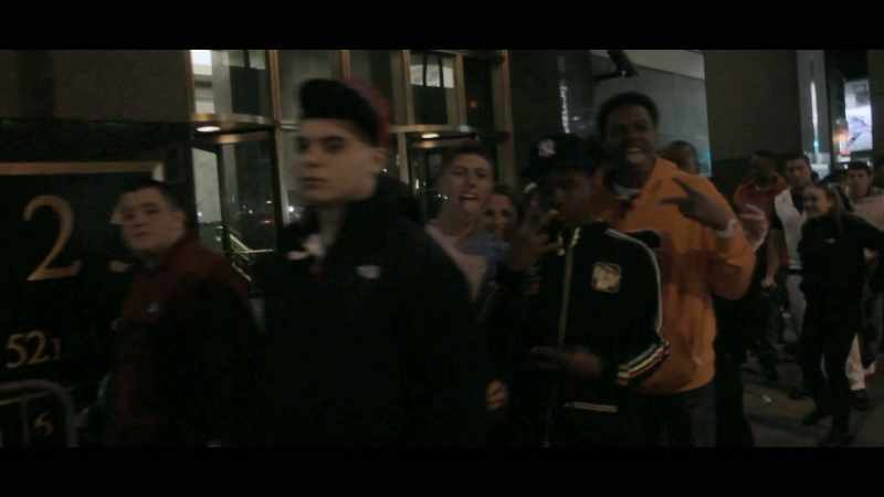 �� Cops try and catch me ♪