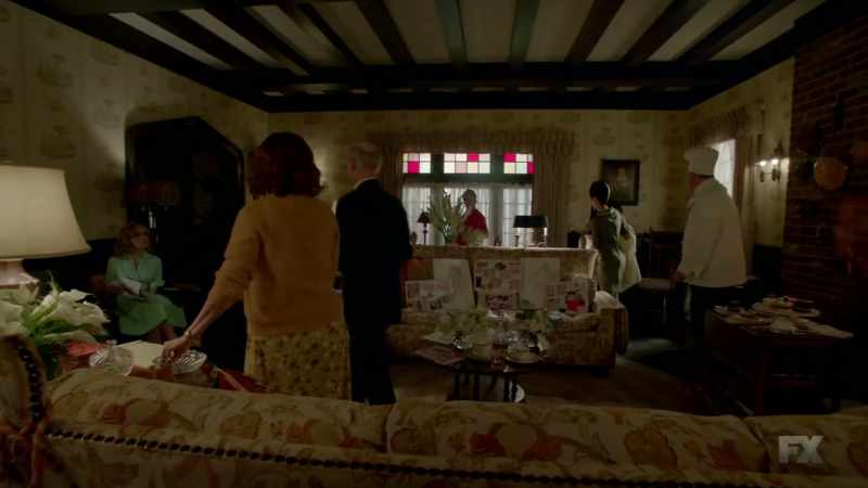 Could you all please go into the dining room
