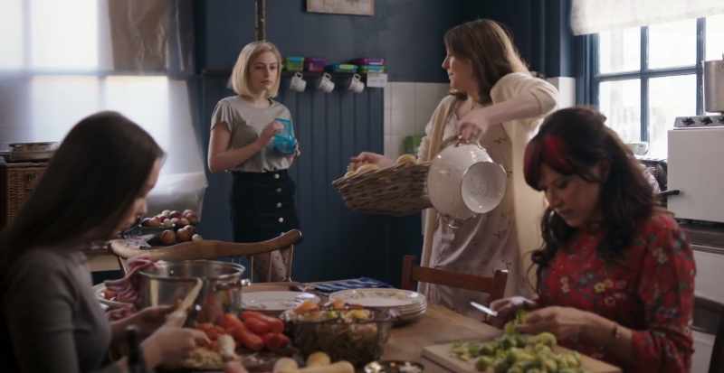 Could you be an angel and peel some sprouts?