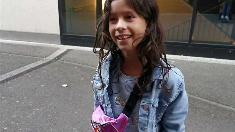 Could you please do some funny things? Please!