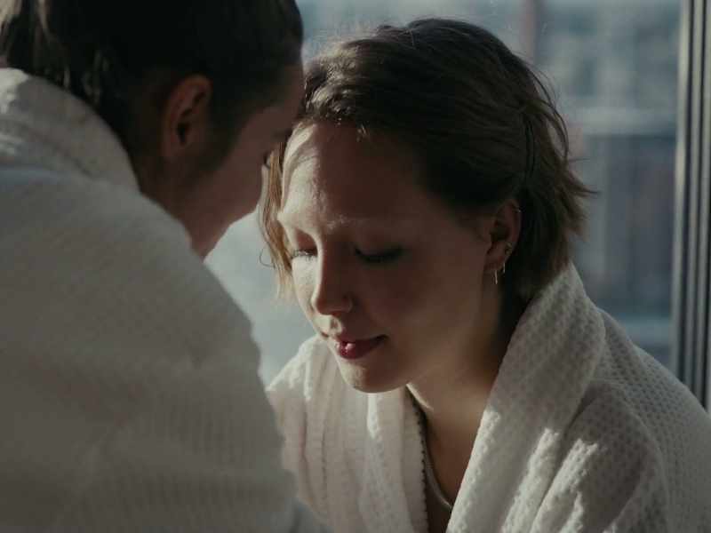 Could you spend weeks with me on the train? - Yes