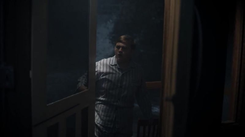 (creaking)