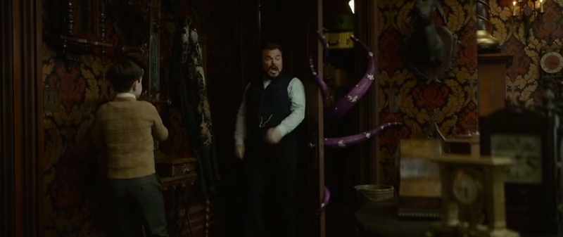[creature wheezing] -[Jonathan grunts]
