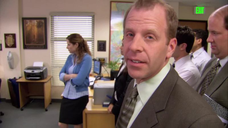 Creed is eating an apple