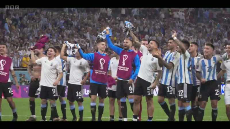CROWD AND PLAYERS CHANT