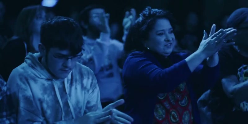 [crowd] Bobby, Bobby, Bobby