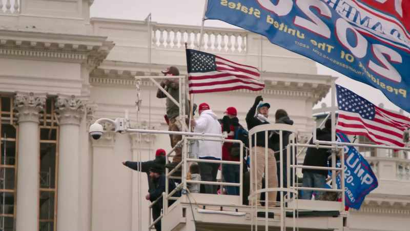 [crowd] (chanting) Freedom, freedom, freedom