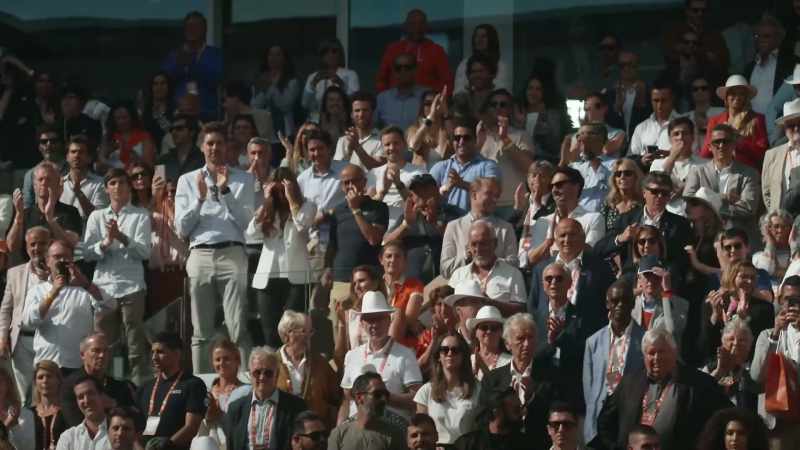 [crowd chanting] Rafa! Rafa! Rafa!