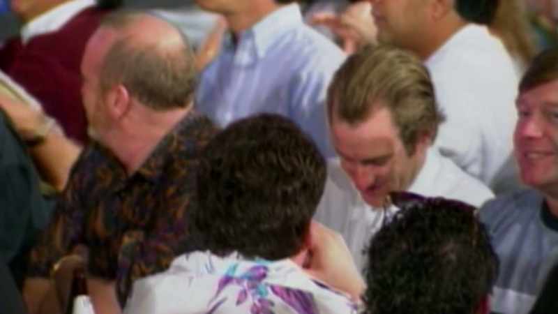 (crowd cheering) - [Announcer] Frank Bruno